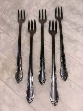 5 Vintage Oneida Homestead Cocktail Forks Rogers Stainless Seafood Set